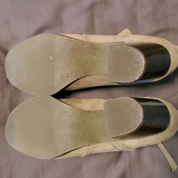 Old Navy tan suede boots, size 9 - Picture 8 of 11